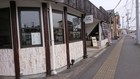 駅前にあります