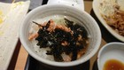 〆はさけ茶漬け